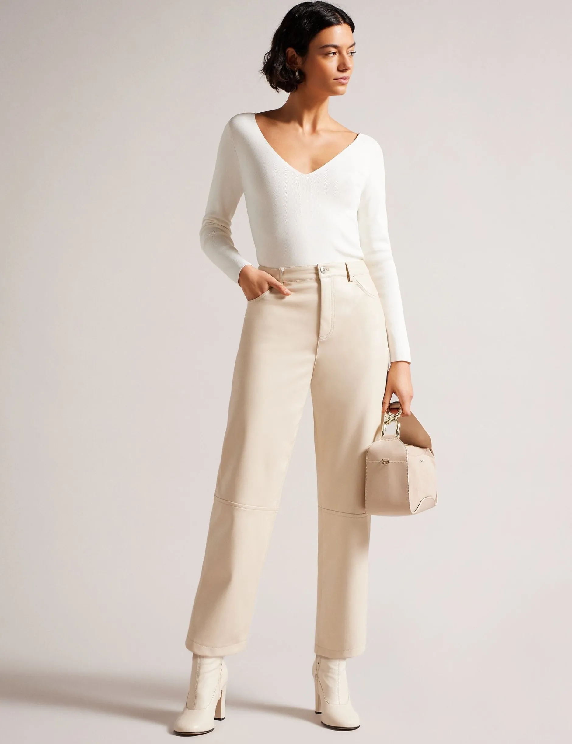 Fitted V-Neck Long Sleeve Knit Top