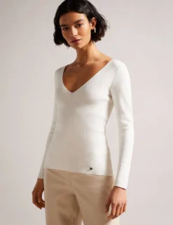 Fitted V-Neck Long Sleeve Knit Top