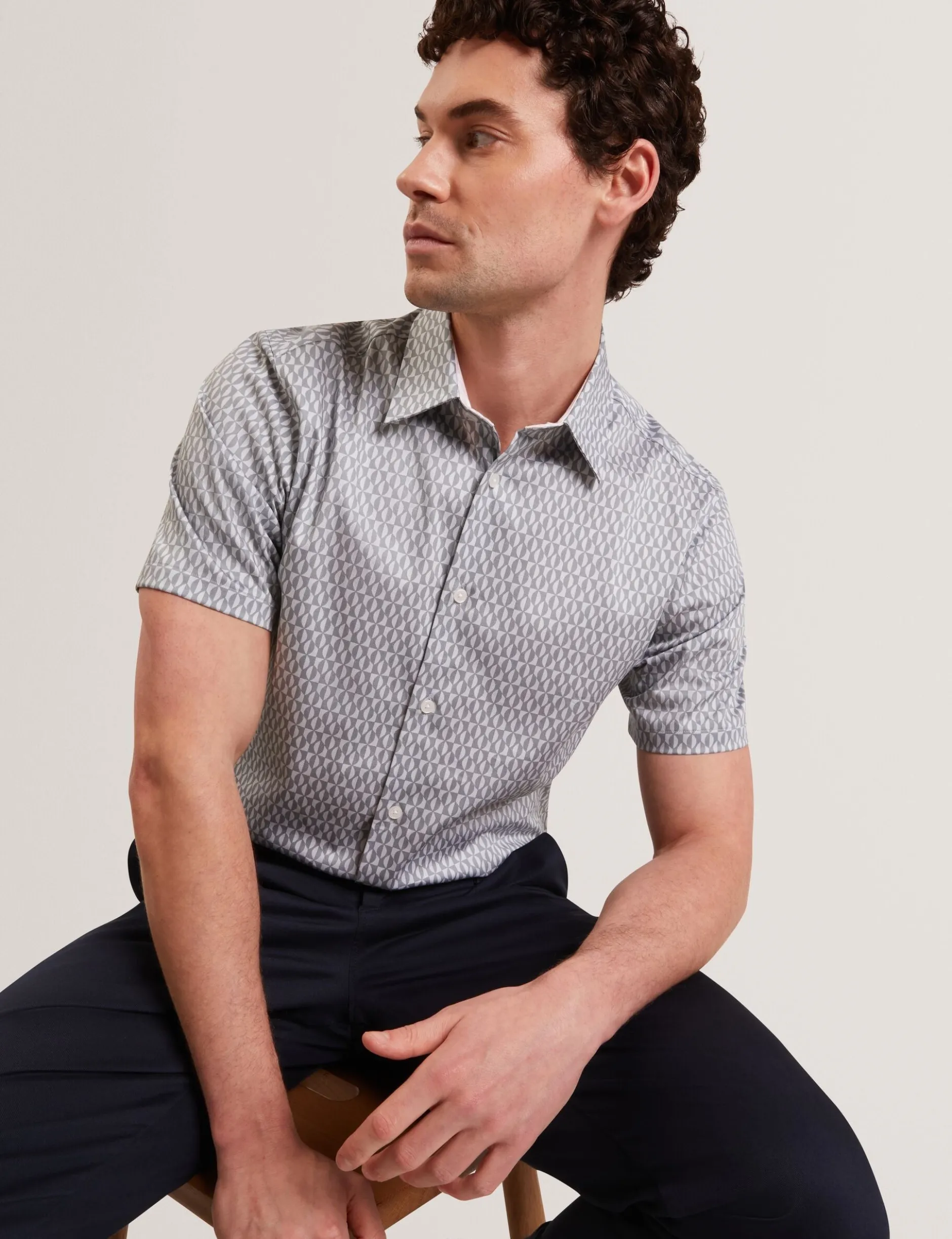 Geometric Leaf Print Short Sleeve Shirt