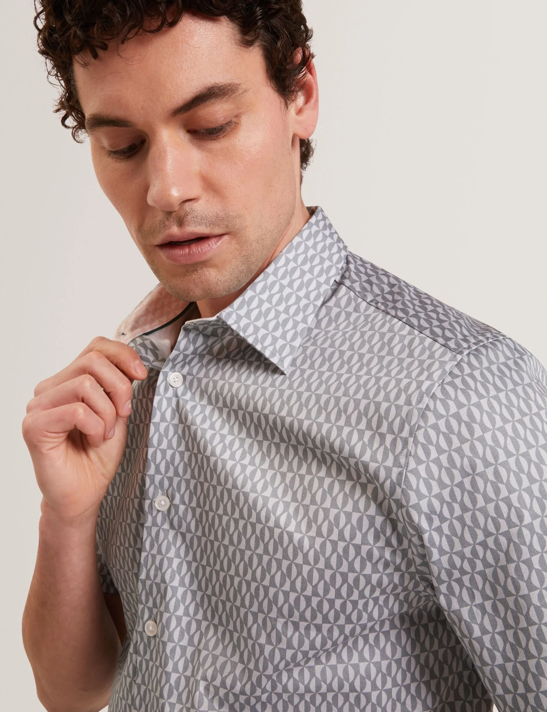 Geometric Leaf Print Short Sleeve Shirt