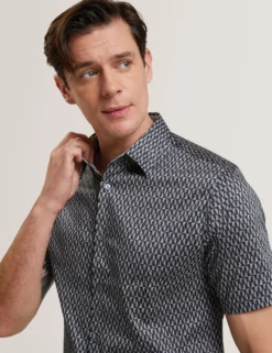 Geometric Leaf Print Short Sleeve Shirt
