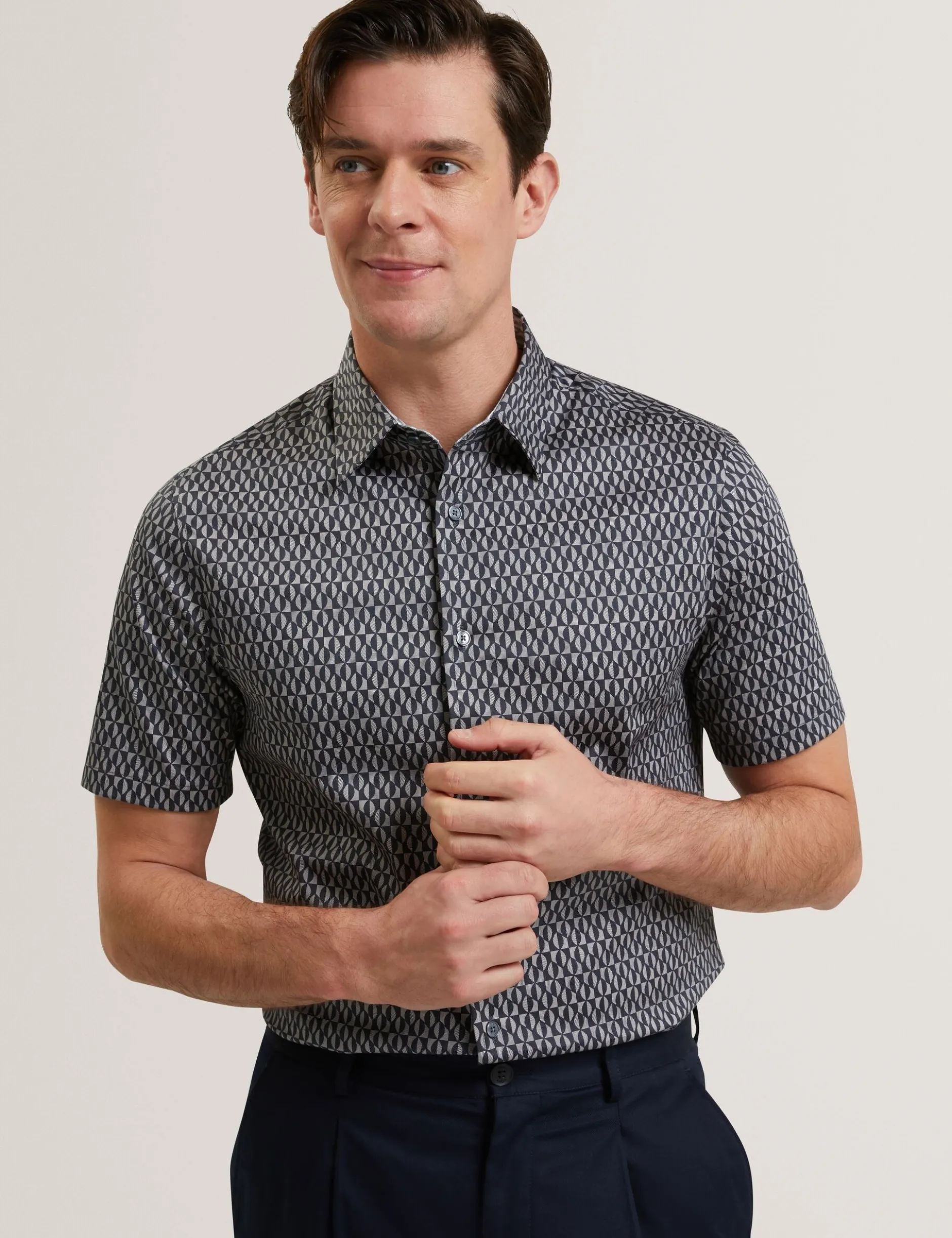 Geometric Leaf Print Short Sleeve Shirt