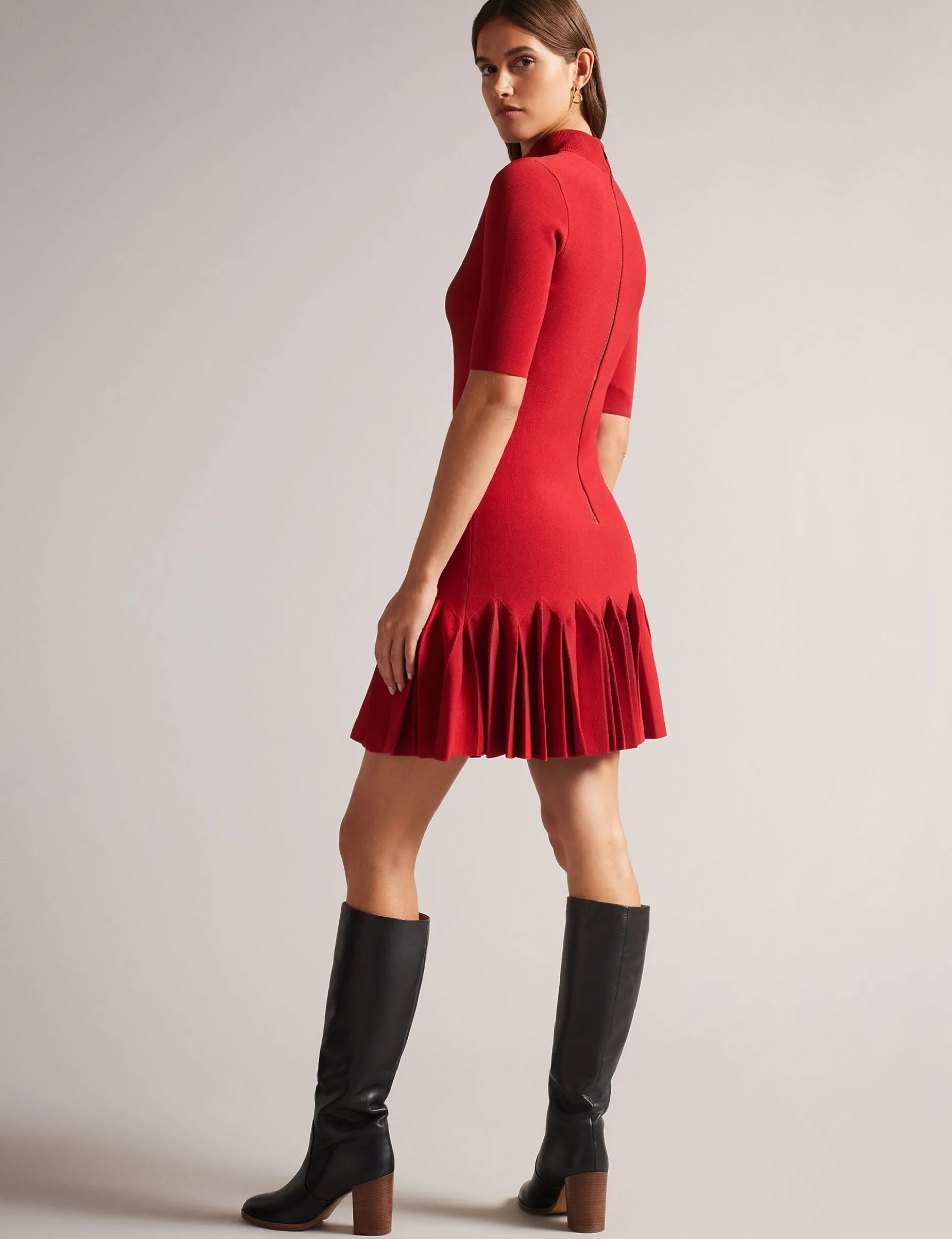 Pleated Hem Bodycon Knit Mini Dress