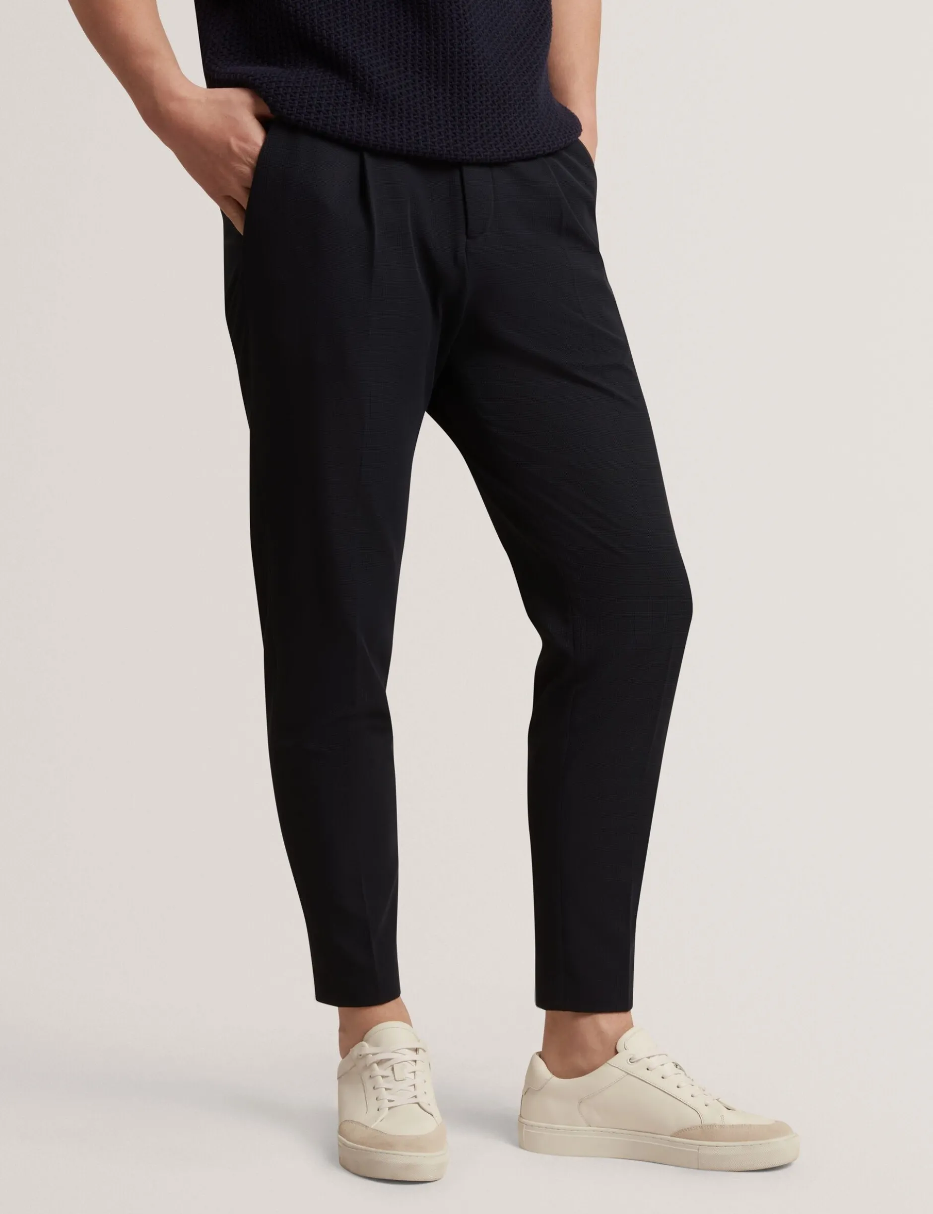 Tapered Leg Stretch Waist Woven Pants