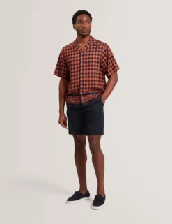 Tile Border Print Short Sleeve Shirt