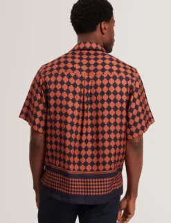 Tile Border Print Short Sleeve Shirt