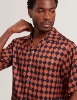 Tile Border Print Short Sleeve Shirt